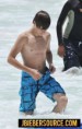 /album/lazer-amigos-familia/justin-bieber-in-barbados-justin-bieber-14881138-254-400-jpg/